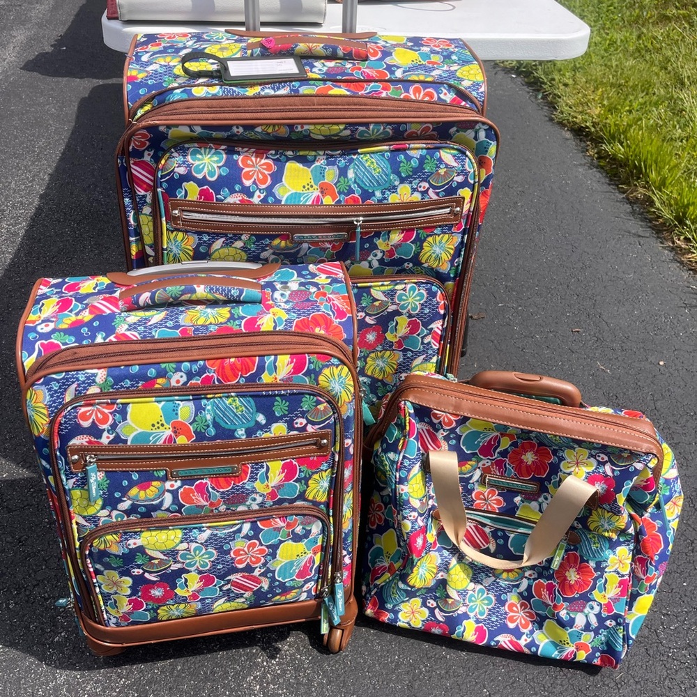 Lily Bloom “I like turtles” 3 piece luggage set!